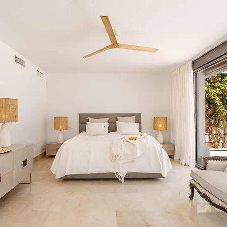La Perla Impressive With Marbella